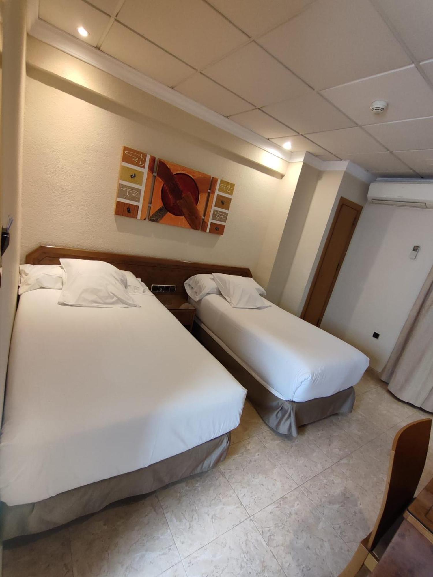Hostal Moreno ซิยา ภายนอก รูปภาพ